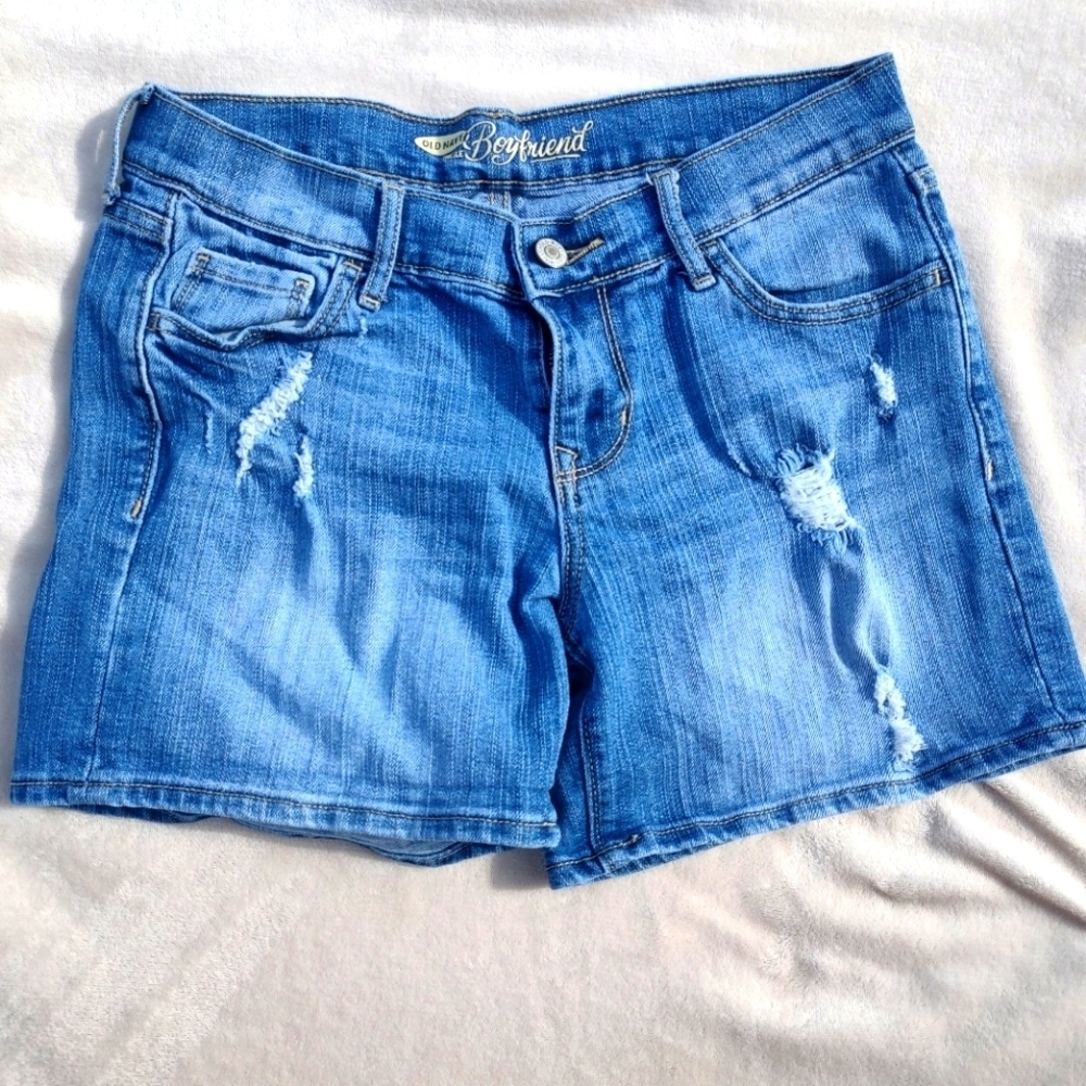 Old Navy Boyfriend Distressed Size 2 Jean Shorts!